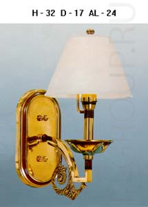 Бра цвет арматуры латунь зеленый оксид плафон опаловое стекло под лампу 1 Е27 60W. Зеленый плафон для лампы, способен создать теплую и уютную атмосферу в комнате.