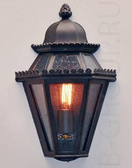 Настенный светильник для улицы цвет арматуры натуральное железо стекло Antika под лампу 1xE27 75W. H - 505, ширина - 325, расстояние от стены - 136