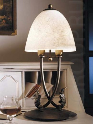 Кованая настольная лампа цвет арматуры патина под лампу 2хЕ27 60W. Высота - 650, ширина - 290