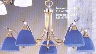 Итальянская люстра с синими плафонами. Цвет арматуры - латунь и хром, плафоны синие под лампу 5хЕ14 40W.