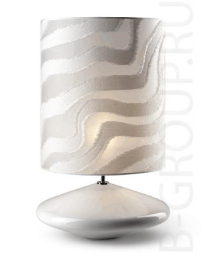 Лампа настольная под лампу 1хЕ27 100W. Глянцевая белая керамика, декорированная вручную. Абажур - с белым узором. H - 74см, L - 45см.